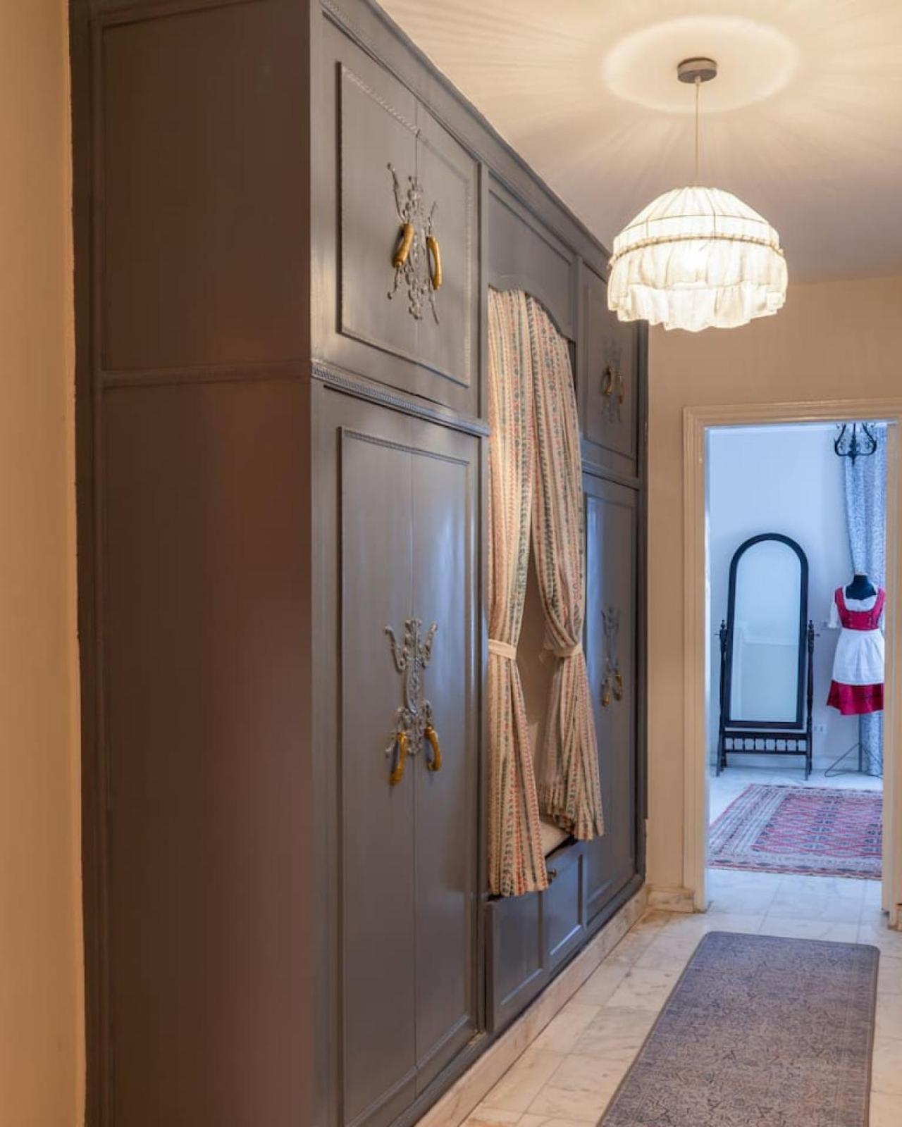 Maadi Suker Khan, Vintage Oasis. Apartment