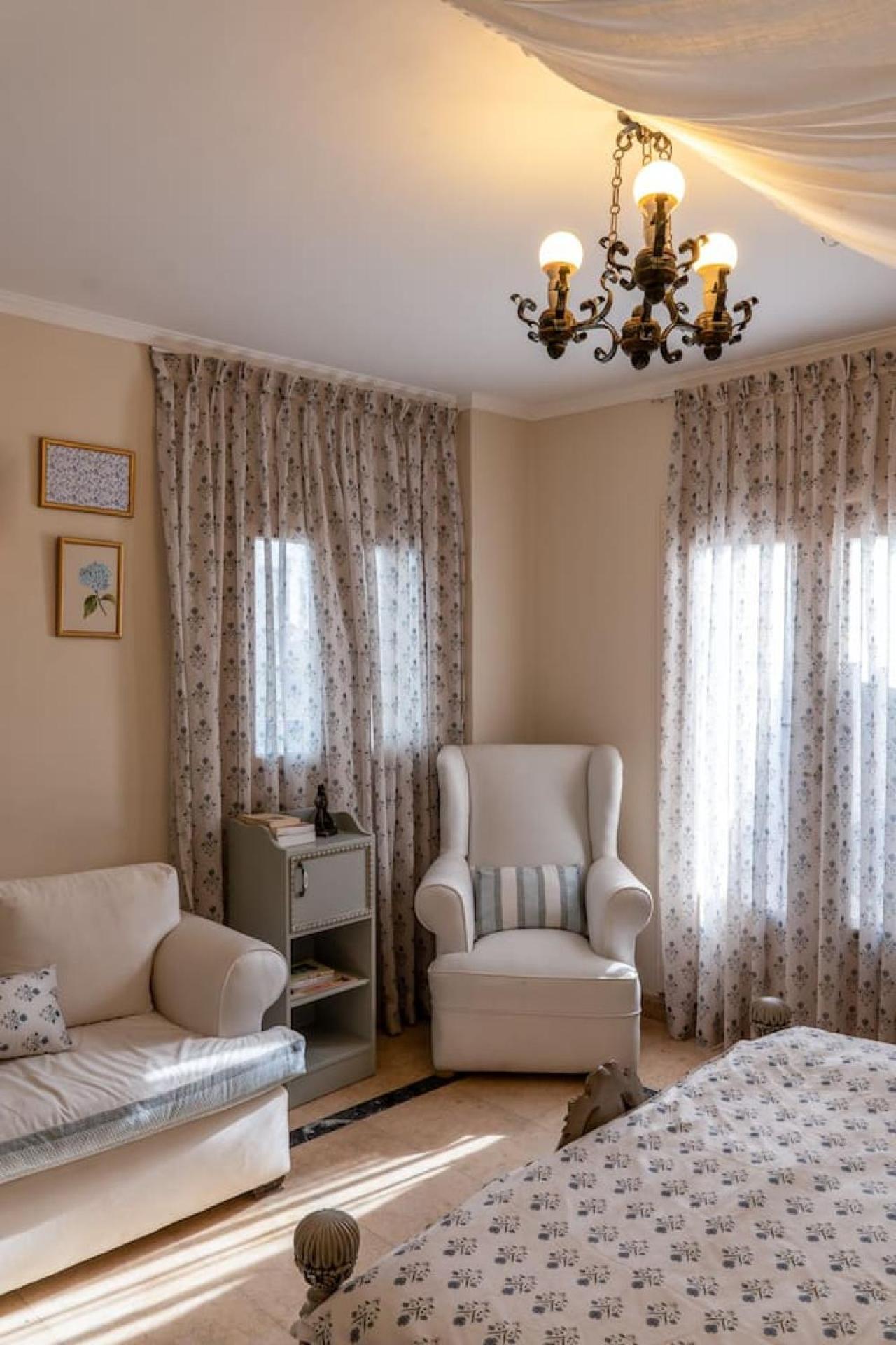 Maadi Suker Khan, Vintage Oasis. Apartment